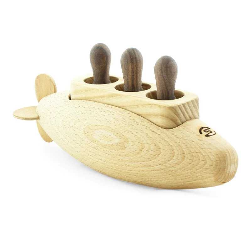 Wooden Submarine With Passengers - Delta