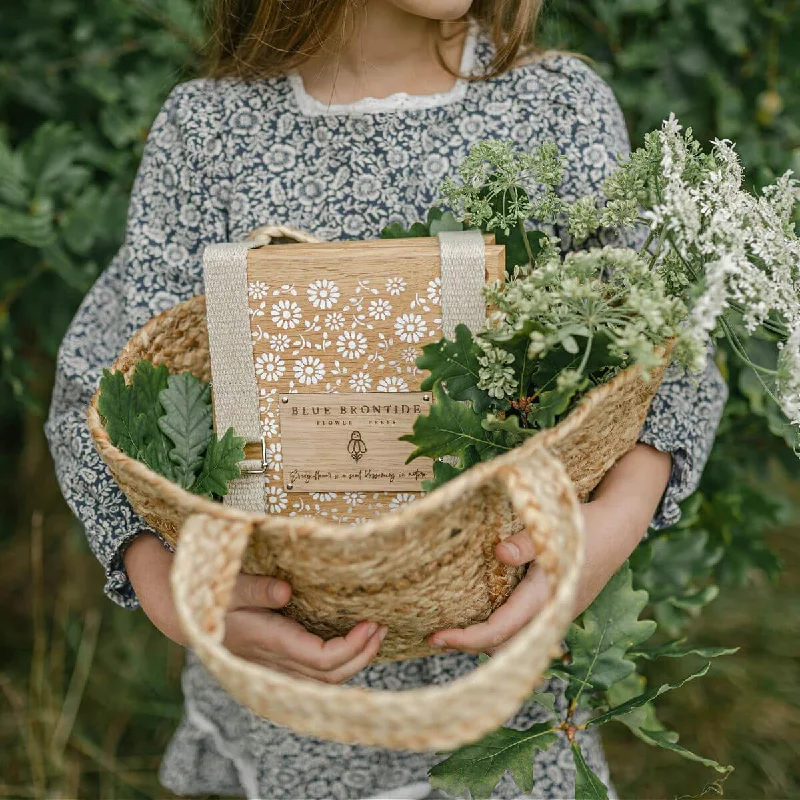 Wooden Flower Press with Straps - Delicate Daisy