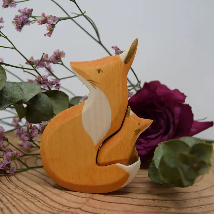 Wooden Snuggling Foxes